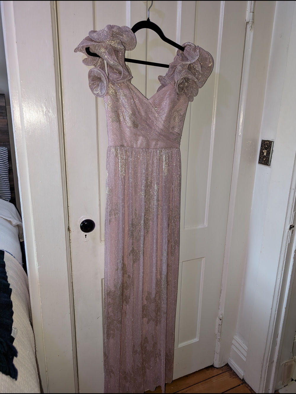 BNWT Elegant Pink Metallic Maxi Dress with Ruffle Shoulders Size s